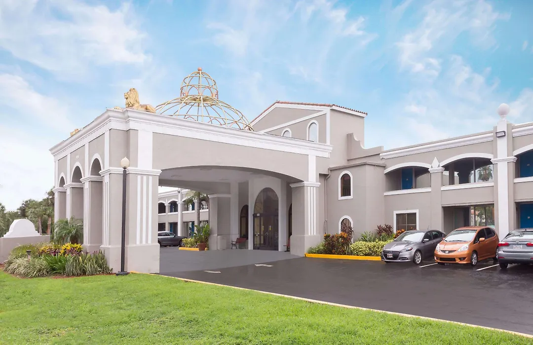Howard Johnson By Wyndham Orlando-International Drive-1